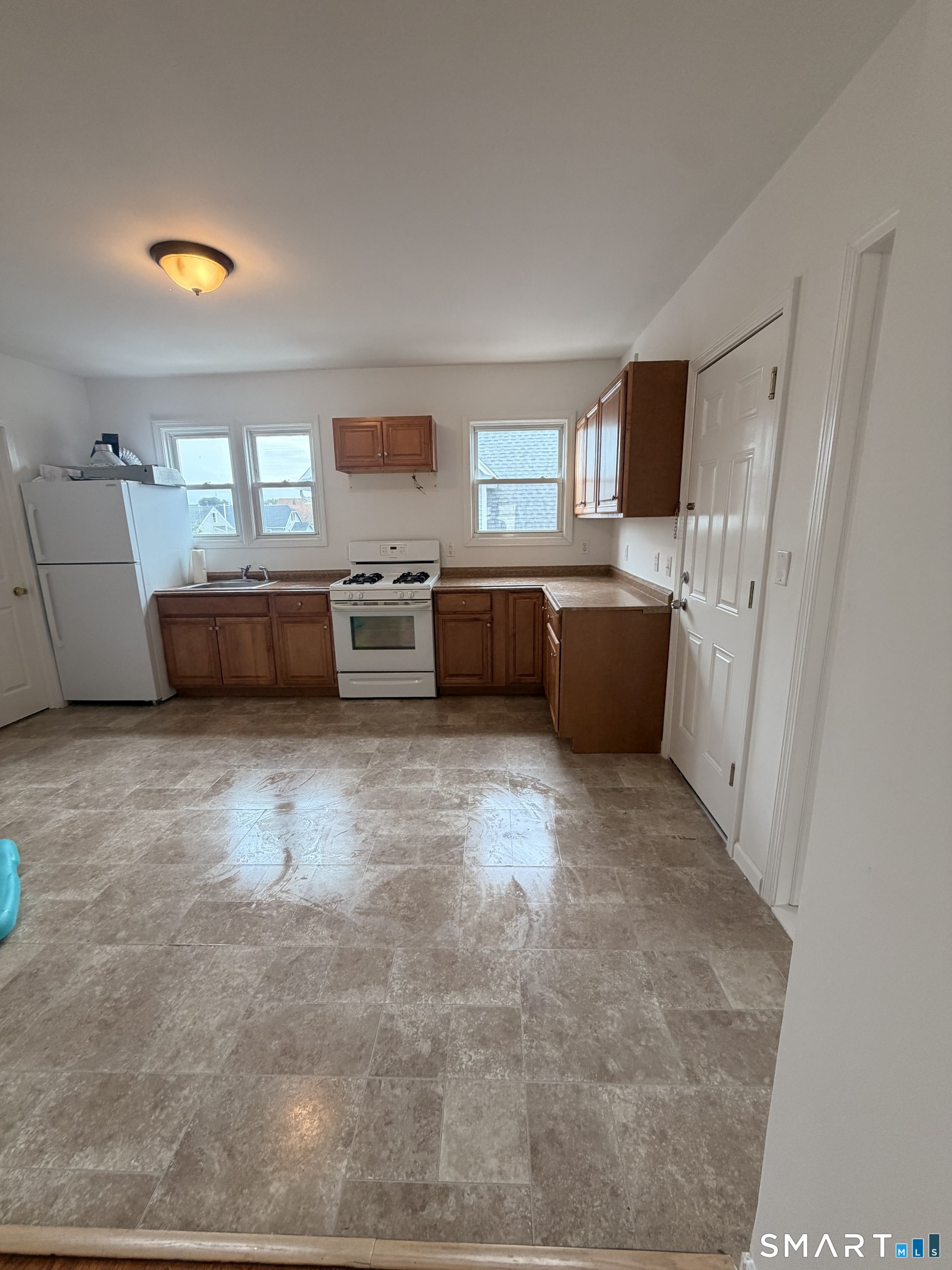 148 Alfred Street, Unit 2 Bridgeport, CT 06605 - Photo 11 of 13