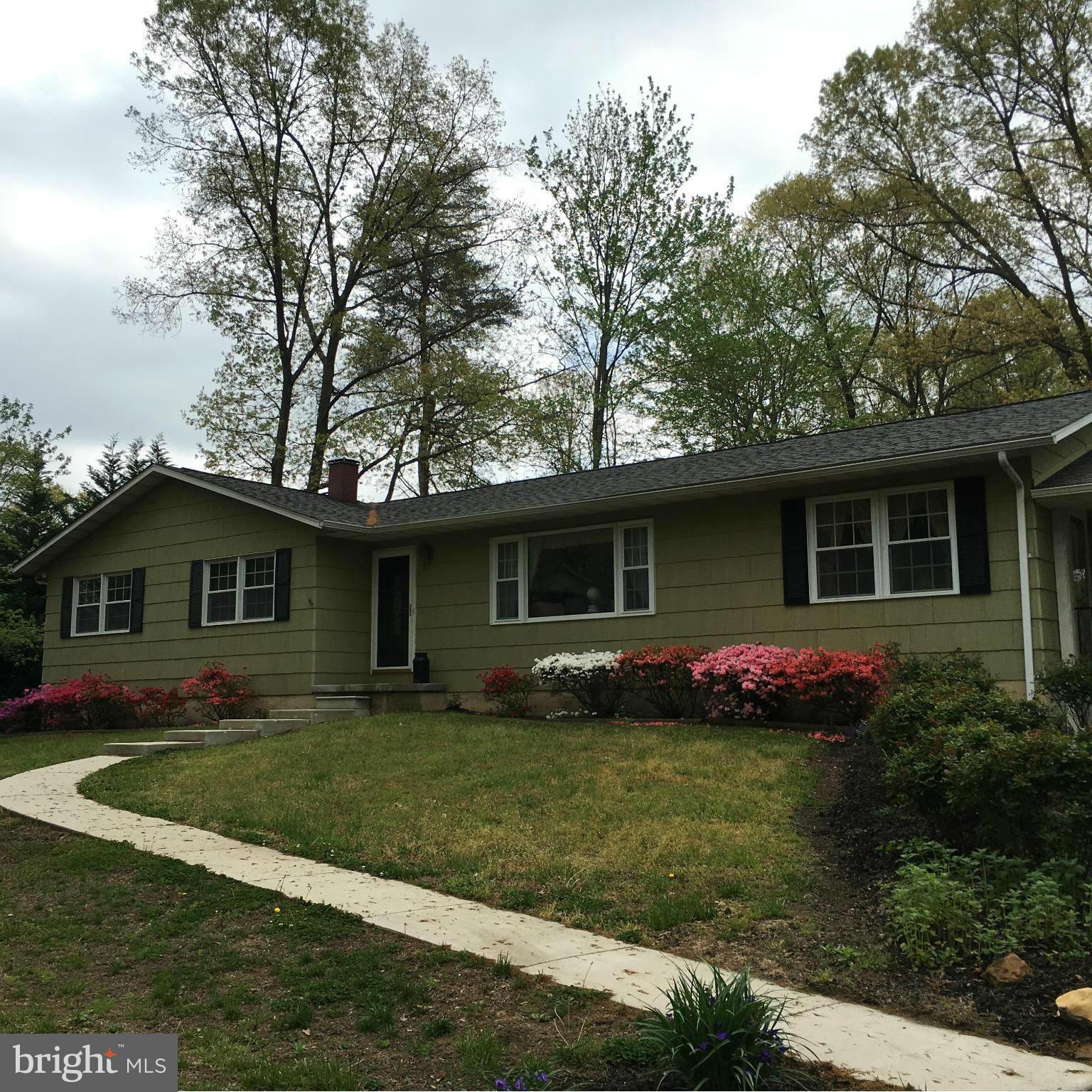 809 Pasadena Road Pasadena, MD 21122 - Photo 1 of 21 Exterior (Front)