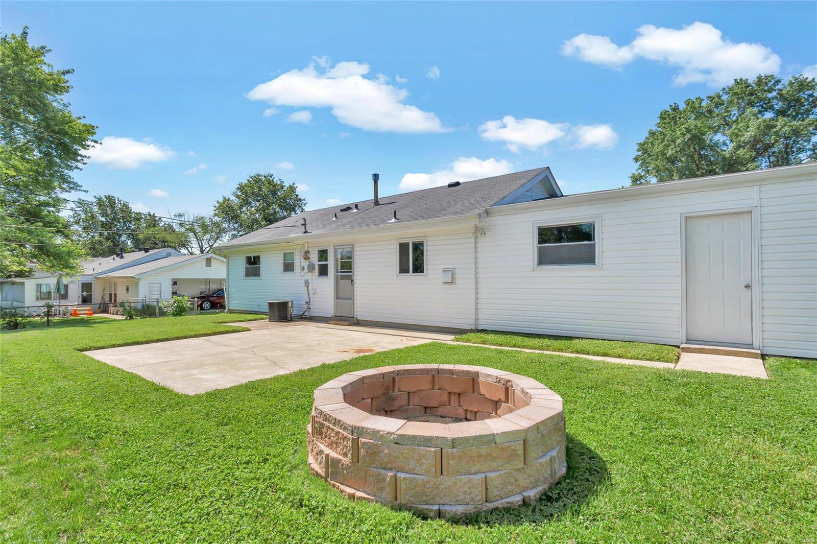 501 St Patrick Drive O'Fallon, MO 63366 - Photo 27 of 31