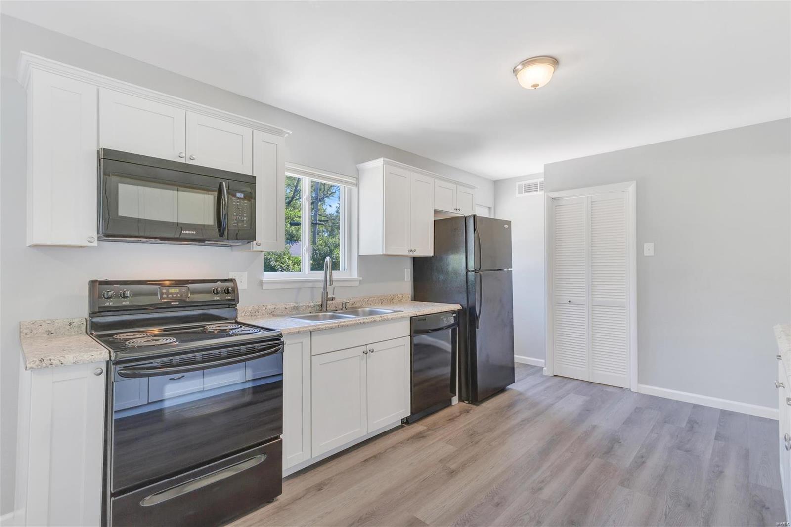 501 St Patrick Drive O'Fallon, MO 63366 - Photo 10 of 31