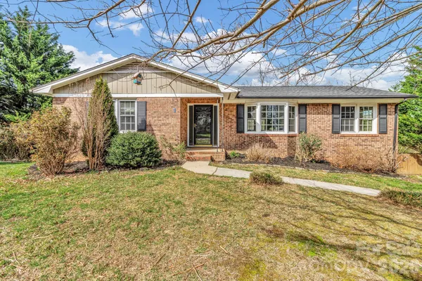 $430,000 | 1 Oak Lane, Candler, NC 28715