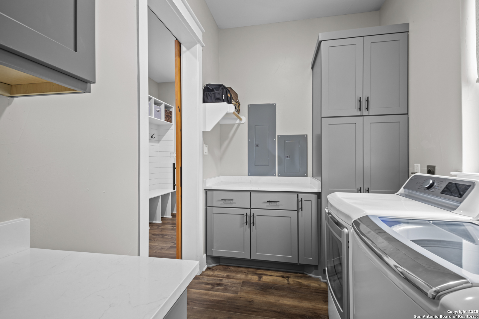 209 River Ridge Boerne, TX 78006 - Photo 33 of 60 a room with a bed and a dresser