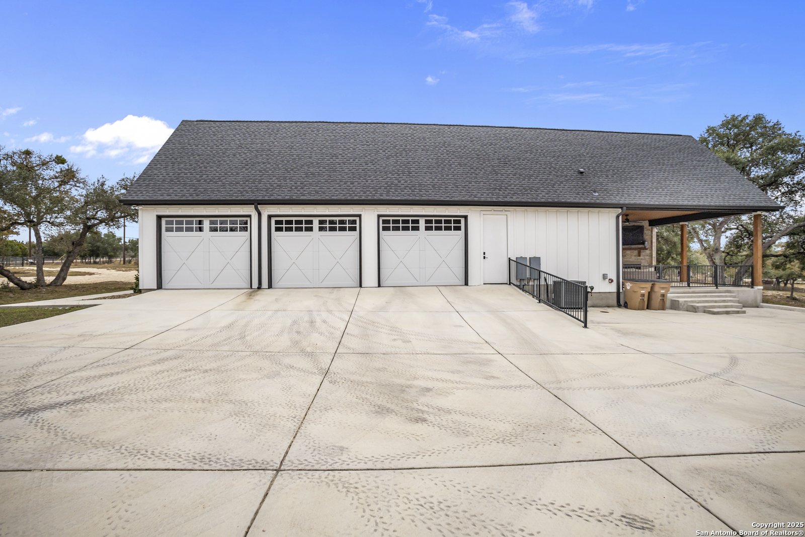 209 River Ridge Boerne, TX 78006 - Photo 45 of 60 a backyard of a house