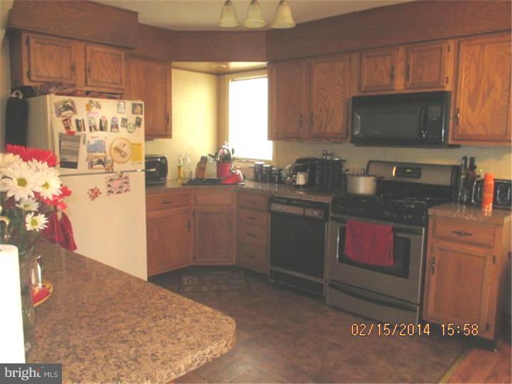 1327 Cloverly Road Warminster, PA 18974 - Photo 3 of 22 Kitchen