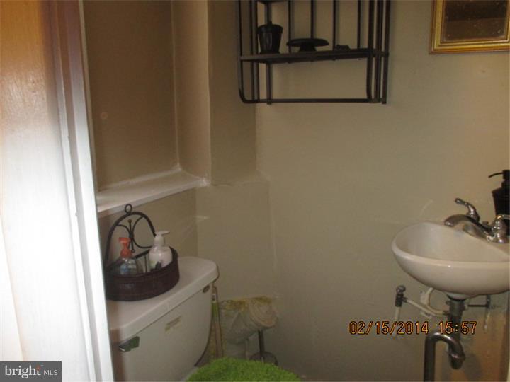1327 Cloverly Road Warminster, PA 18974 - Photo 9 of 22 Half Bath