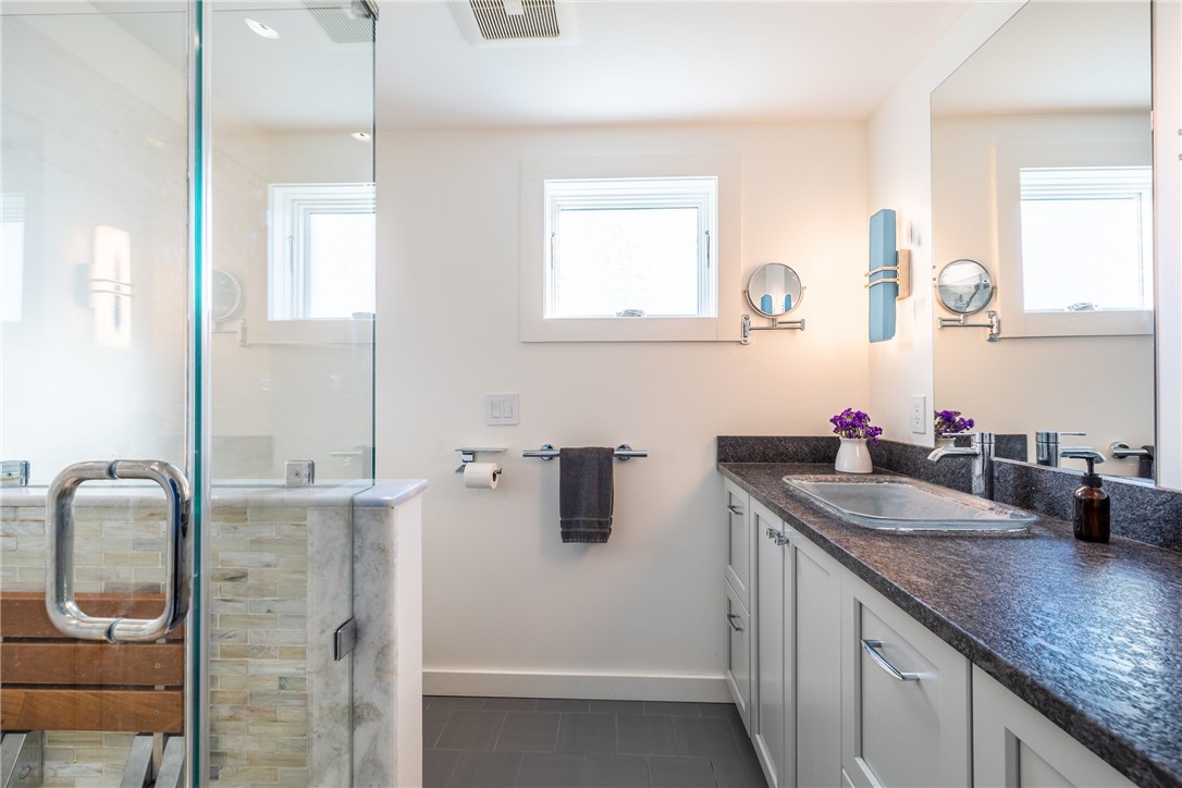 25 Barnacle Road Narragansett, RI 02882 - Photo 15 of 32 Full bath