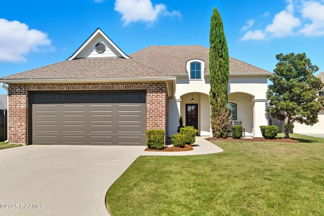 $317,900 | 113 Spring Cypress Drive, Broussard, LA 70518