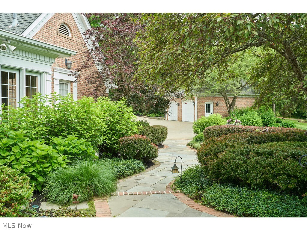 3000 Roundhill Road Akron, OH 44333 - Photo 14 of 45