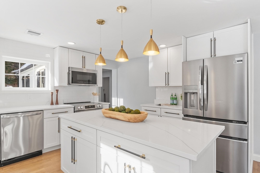 401 Belknap Road Framingham, MA 01701 - Photo 5 of 34