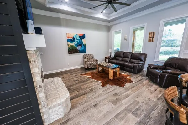 $985,000 | 845 Farm To Market Road 31, De Berry, TX 75639