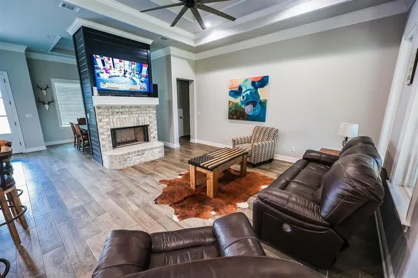 $985,000 | 845 Farm To Market Road 31, De Berry, TX 75639