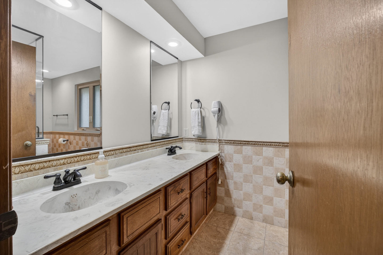 2205 Winding Hill Road Davenport, IA 52807 - Photo 29 of 64