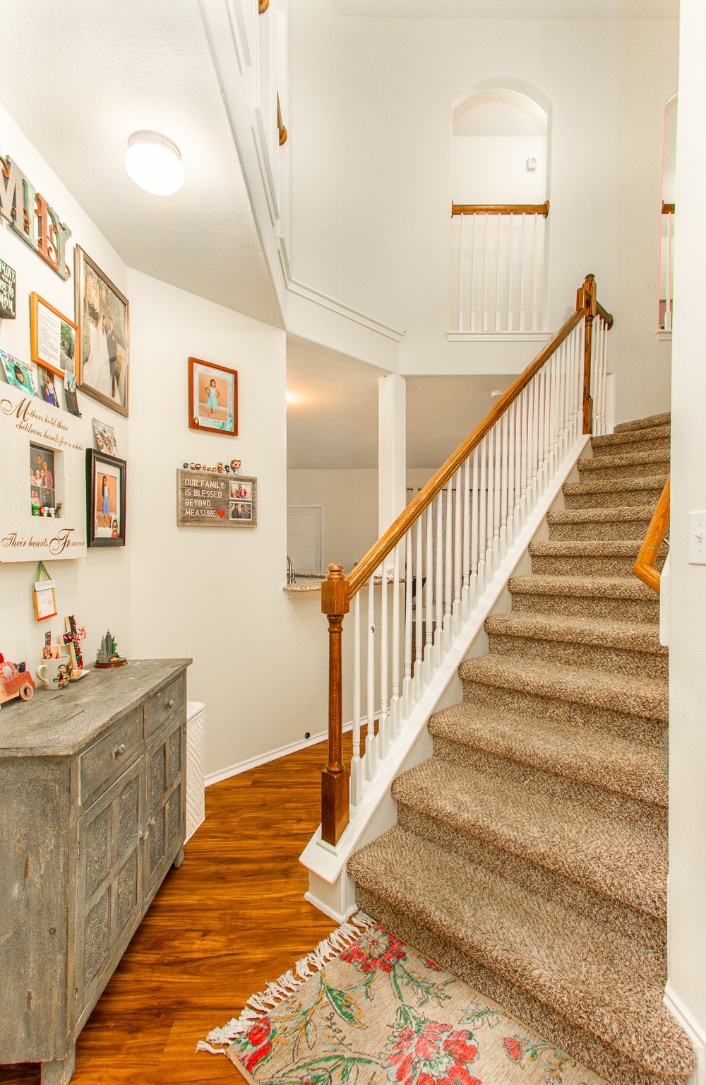 1107 Arum Road Missouri City, TX 77489 - Photo 2 of 23 Beautiful 2 story foyer welcomes family & guests.