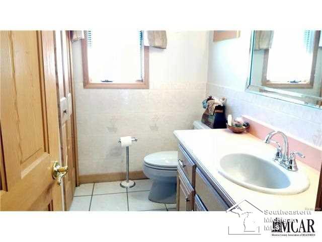 26454 Rinne Road New Boston, MI 48164 - Photo 11 of 25