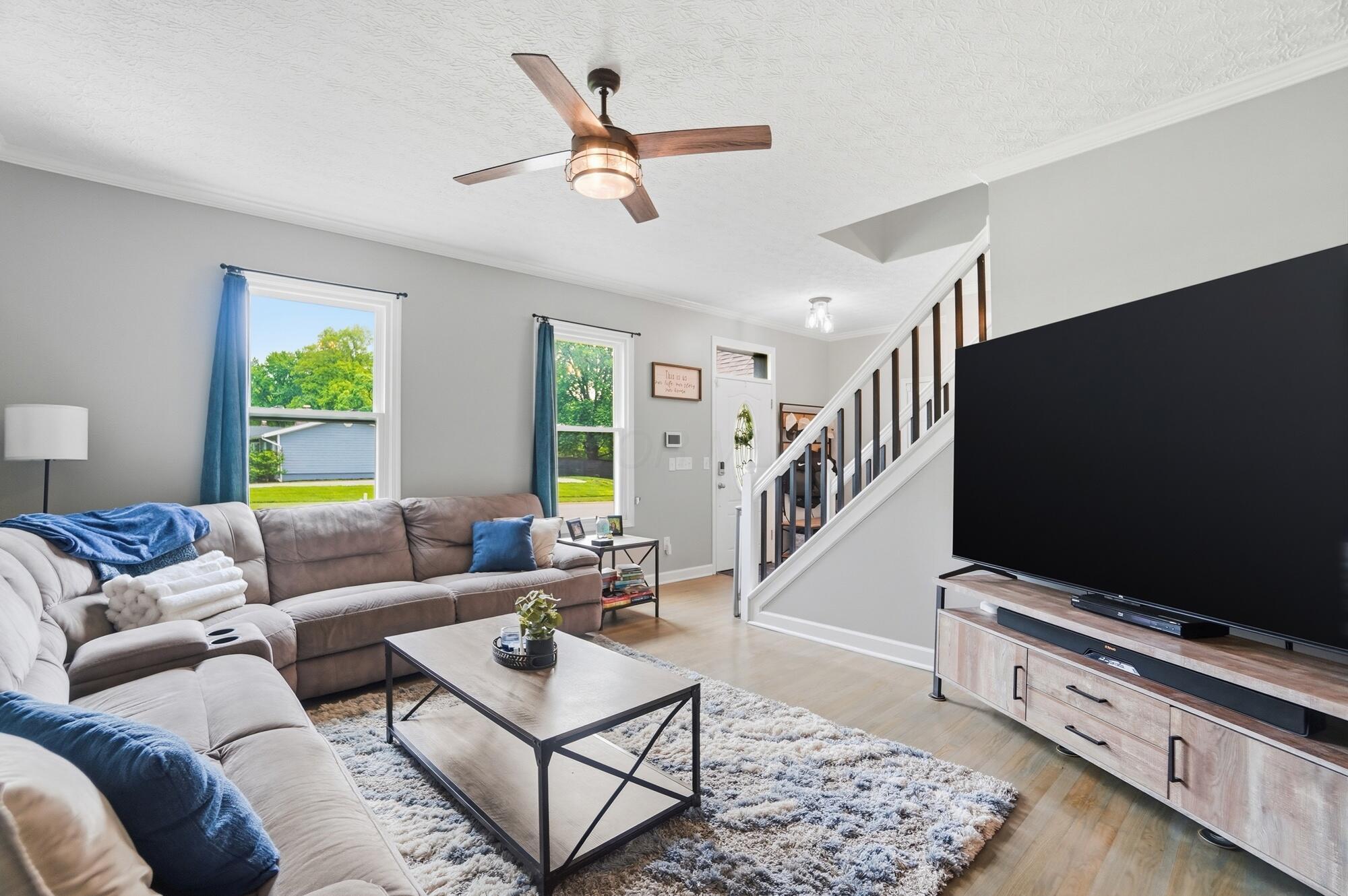 1199 Riva Ridge Boulevard Columbus, OH 43230 - Photo 11 of 95 Living Room