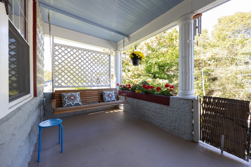 41 Roy Street Swampscott, MA 01907 - Photo 38 of 42 a sitting area with seating space