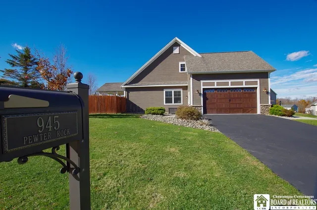 $475,000 | 945 Pewter Rock, Busti, NY 14750