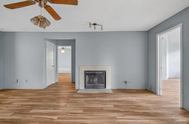 $120,000 | 5001 Grande Drive, Unit 512, Pensacola, FL 32504