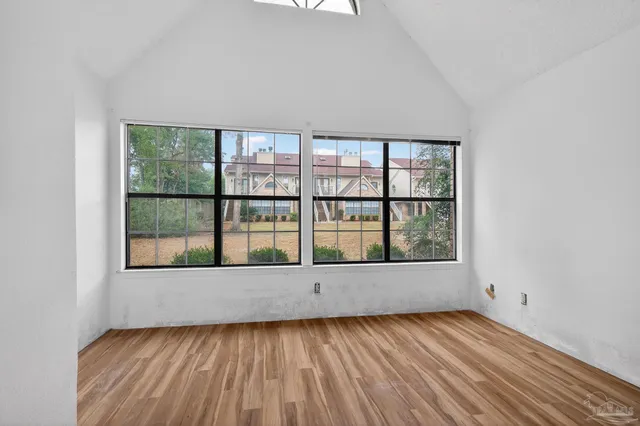 $120,000 | 5001 Grande Drive, Unit 512, Pensacola, FL 32504