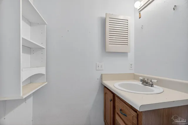 $120,000 | 5001 Grande Drive, Unit 512, Pensacola, FL 32504