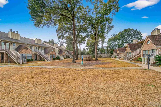 $120,000 | 5001 Grande Drive, Unit 512, Pensacola, FL 32504