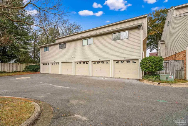 $120,000 | 5001 Grande Drive, Unit 512, Pensacola, FL 32504