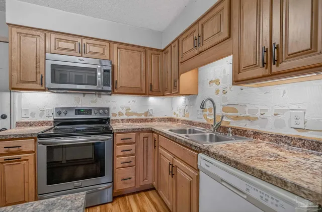 $120,000 | 5001 Grande Drive, Unit 512, Pensacola, FL 32504