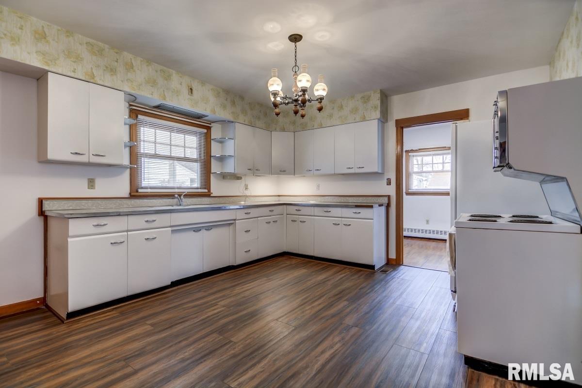 3308 Saxony Road Springfield, IL 62703 - Photo 5 of 17