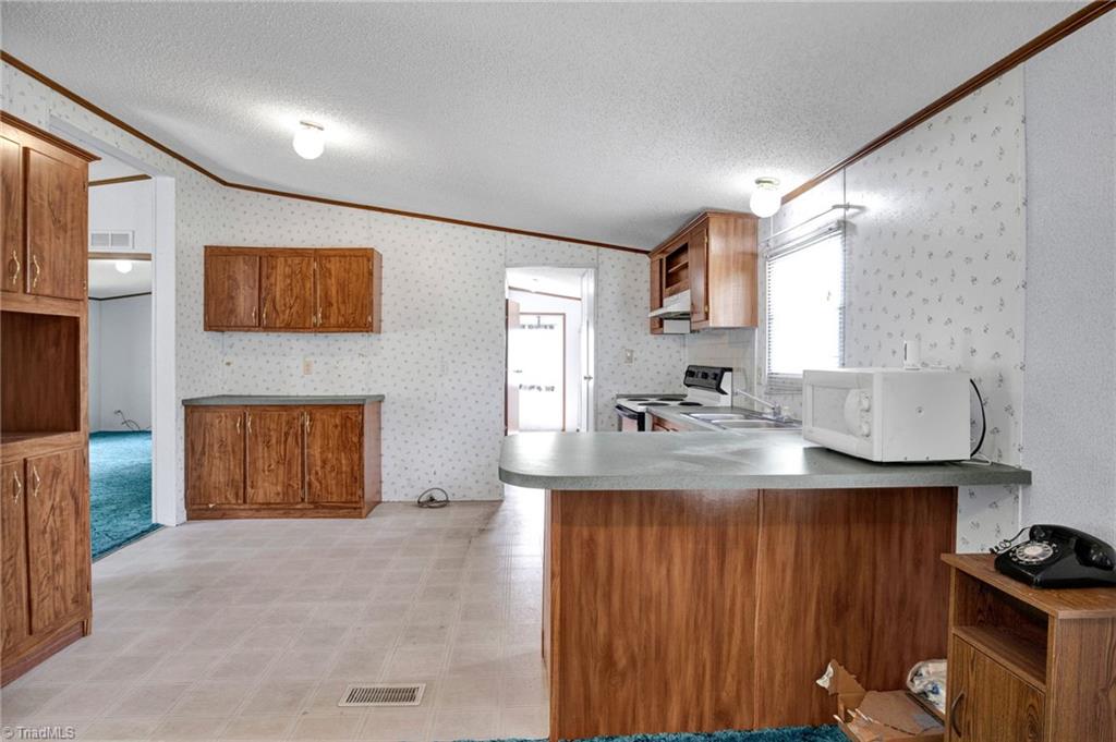 968 Thomas Road Lexington, NC 27295 - Photo 13 of 37 Gallery Image 13