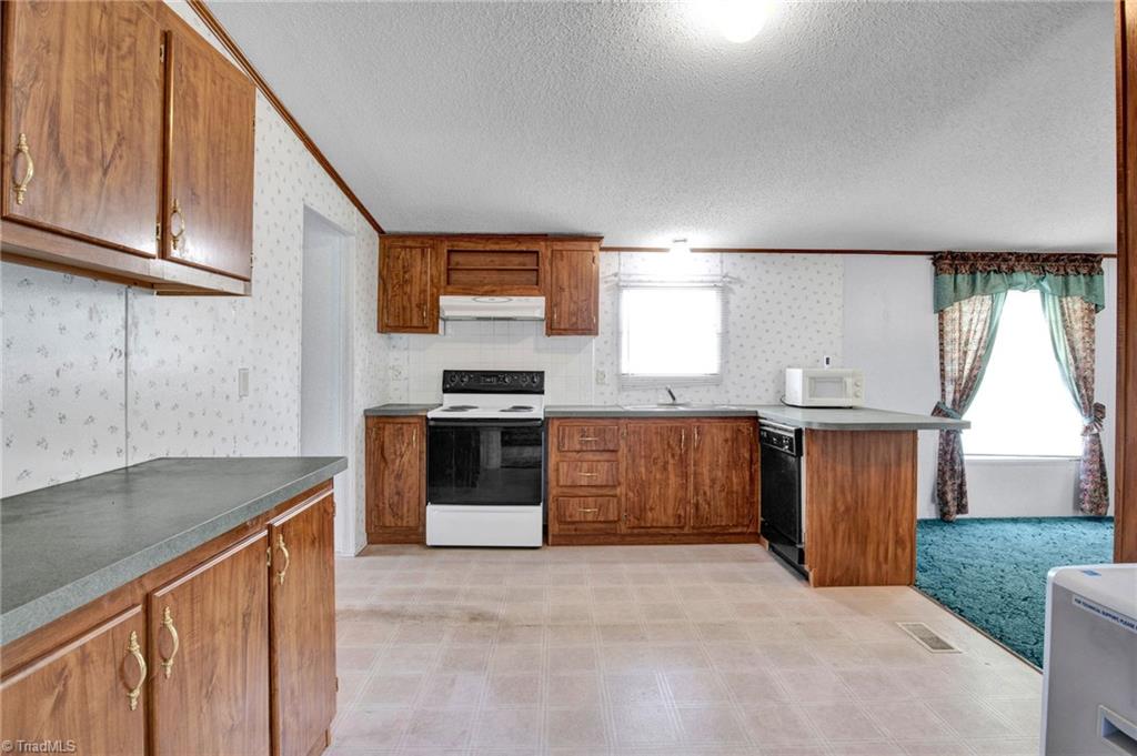 968 Thomas Road Lexington, NC 27295 - Photo 14 of 37 Gallery Image 14