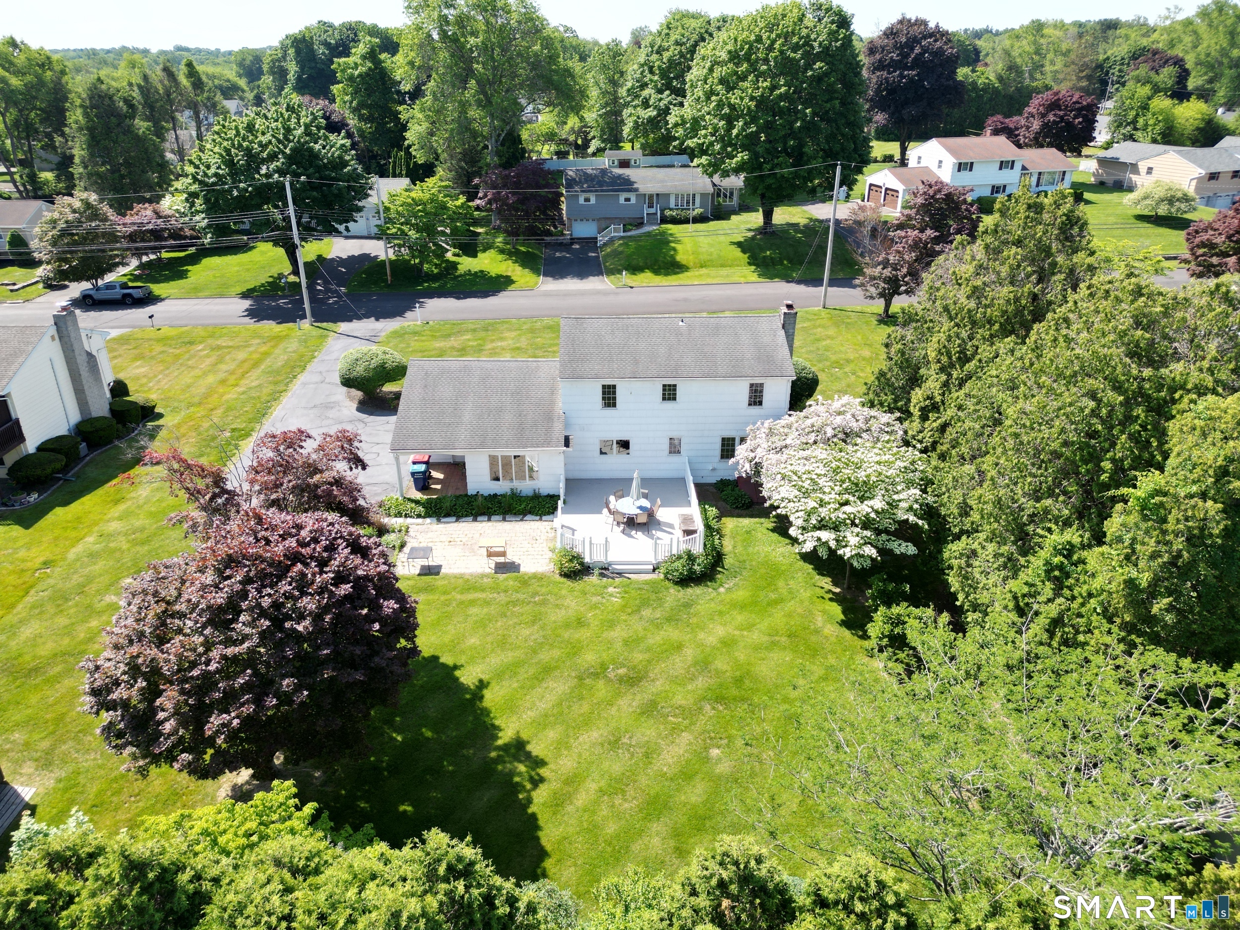 19 Zephyr Road Trumbull, CT 06611 - Photo 3 of 36