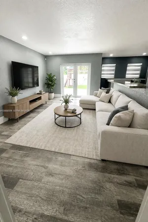 $4,000 | 15981 Southwest 54th Terrace, Miami, FL 33185