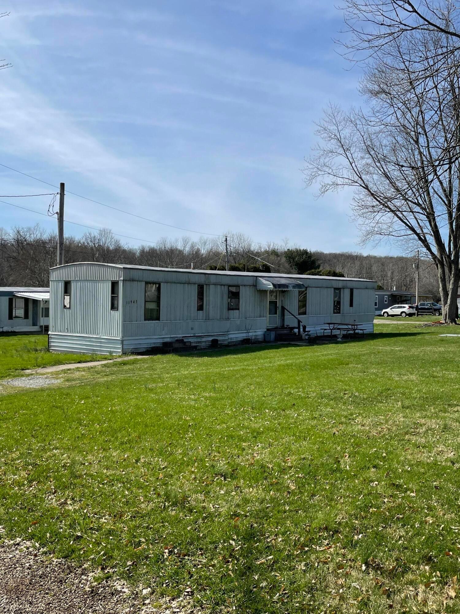 11945 16th Road Southwest Stoutsville, OH 43154 - Photo 2 of 8 IMG_1633