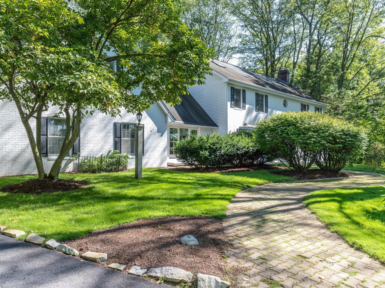 78 Crescent Road Burlington, VT 05401 - Photo 4 of 40