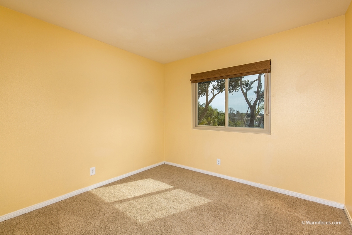 1604 Splitrail Drive Encinitas, CA 92024 - Photo 21 of 25 Secondary bedroom
