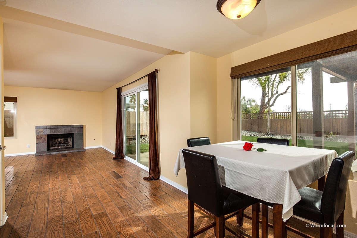 1604 Splitrail Drive Encinitas, CA 92024 - Photo 9 of 25 View toward the family room and slider to the patio.