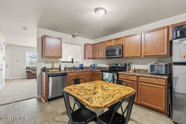 $1,350 | 416 Caldwell Loop, Jacksonville, NC 28546