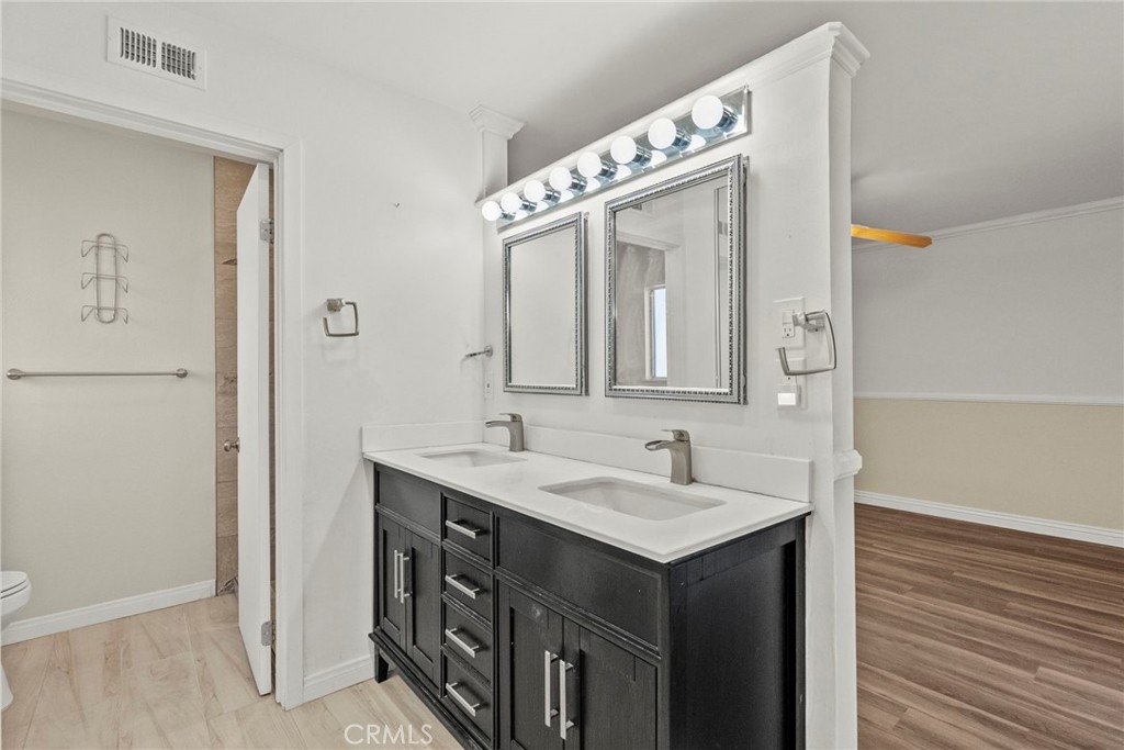 25550 Old Course Way Valencia, CA 91355 - Photo 33 of 48 Primary vanity area