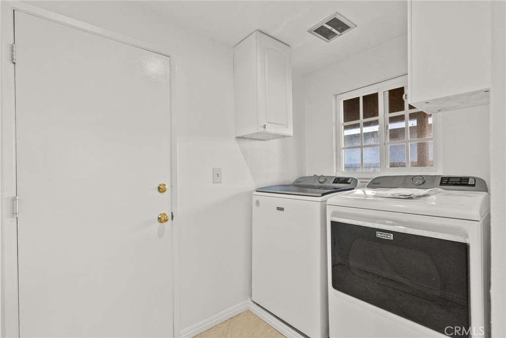 25550 Old Course Way Valencia, CA 91355 - Photo 41 of 48 Downstairs Laundry room