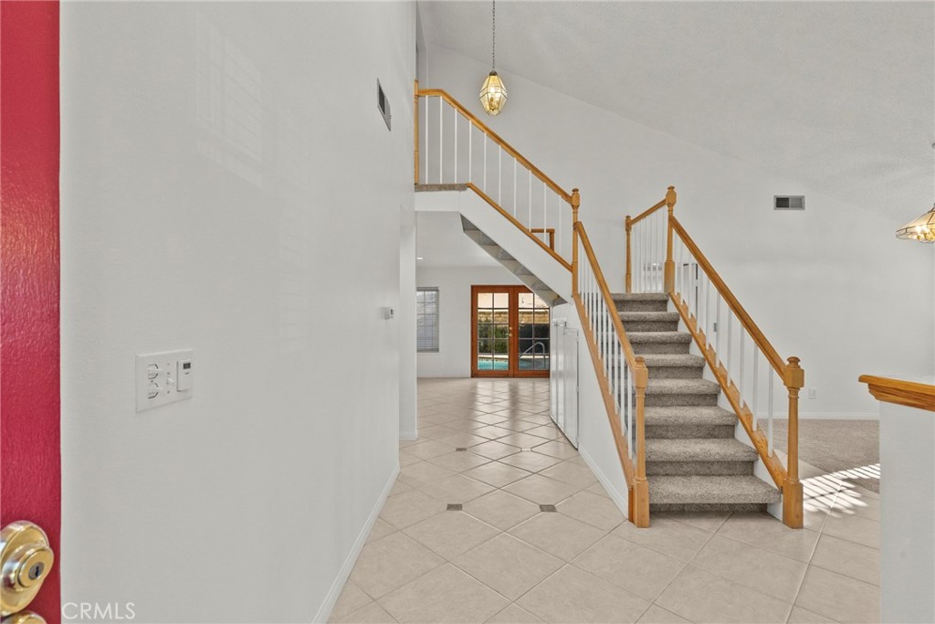 25550 Old Course Way Valencia, CA 91355 - Photo 6 of 48 Front door open to interior