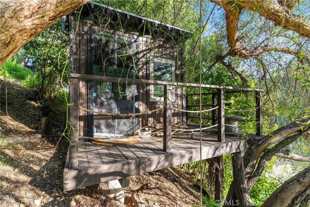 6608 Via Siena Rancho Palos Verdes, CA 90275 - Photo 17 of 52 a view of outdoor space with wooden fence