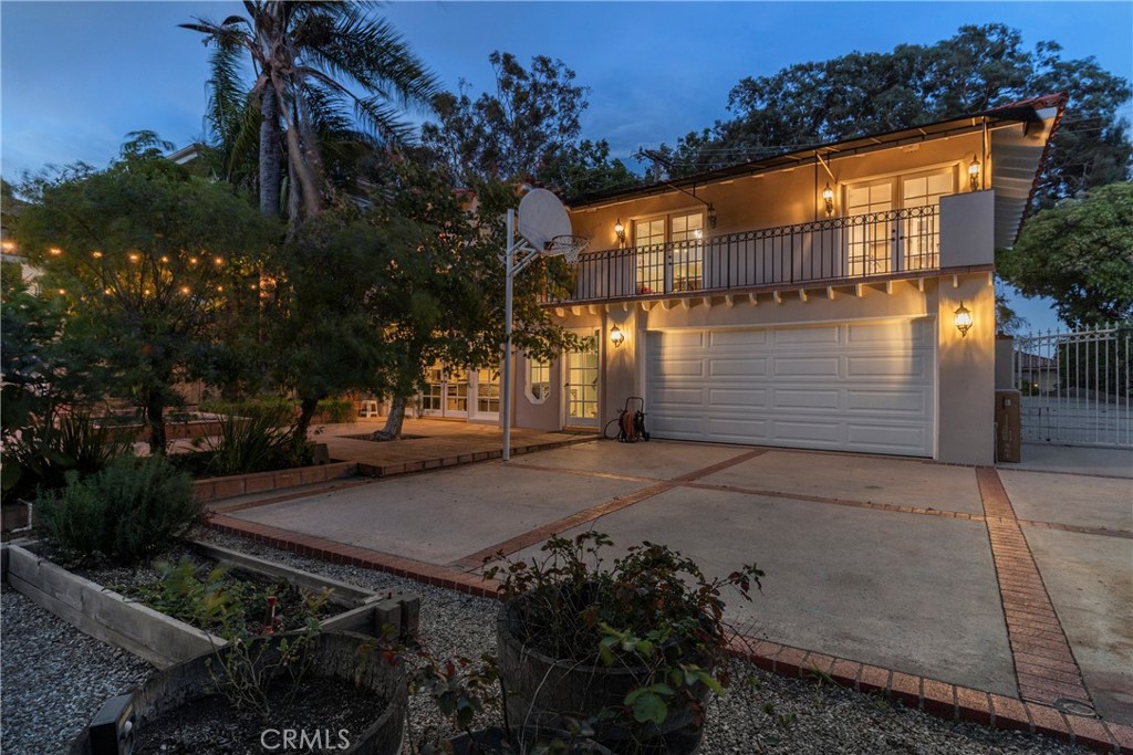 6608 Via Siena Rancho Palos Verdes, CA 90275 - Photo 6 of 52 a view of a backyard with plants