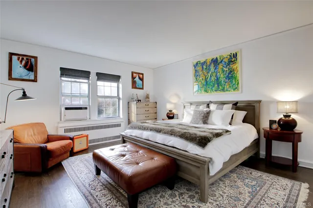 $675,000 | 127 2nd Street, Unit D1, Garden City, NY 11530