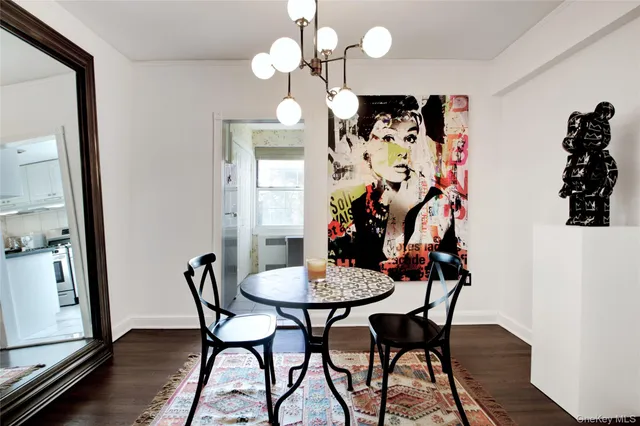 $675,000 | 127 2nd Street, Unit D1, Garden City, NY 11530