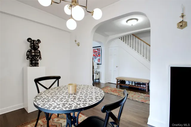 $675,000 | 127 2nd Street, Unit D1, Garden City, NY 11530