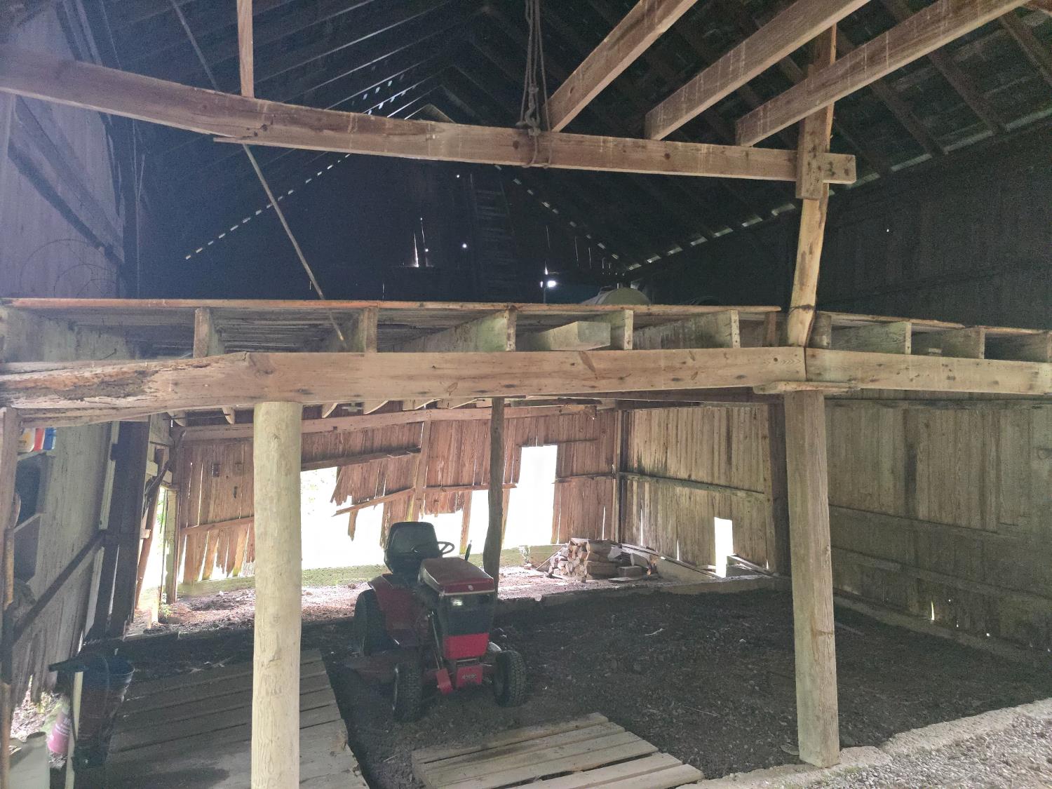 5143 North Hogan Road Aurora, IN 47001 - Photo 20 of 24 The existing barn has a dry loft.