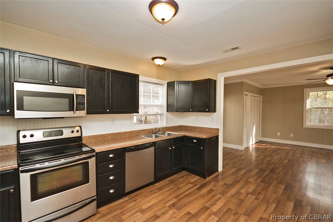 7240 Bray Road Hayes, VA 23072 - Photo 7 of 16 Kitchen