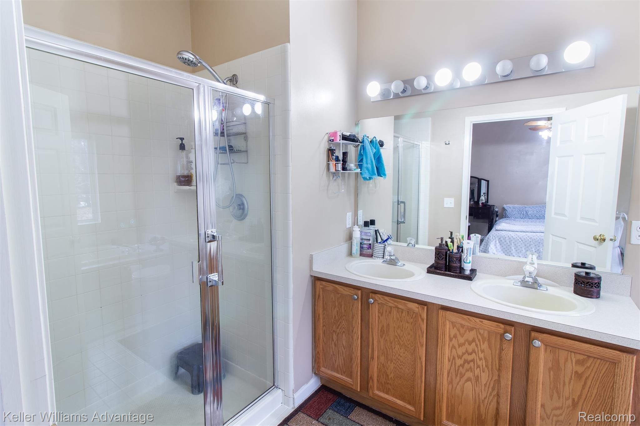 2052 Lagoon Drive Rochester, MI 48309 - Photo 18 of 32 LagoonDr_2052_MasterBath_01.jpg