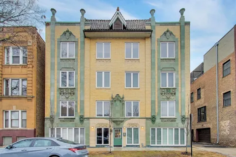 $265,000 | 1636 West Melrose Street, Unit 203, Chicago, IL 60657