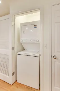 $249,900 | 1636 West Melrose Street, Unit 203, Chicago, IL 60657